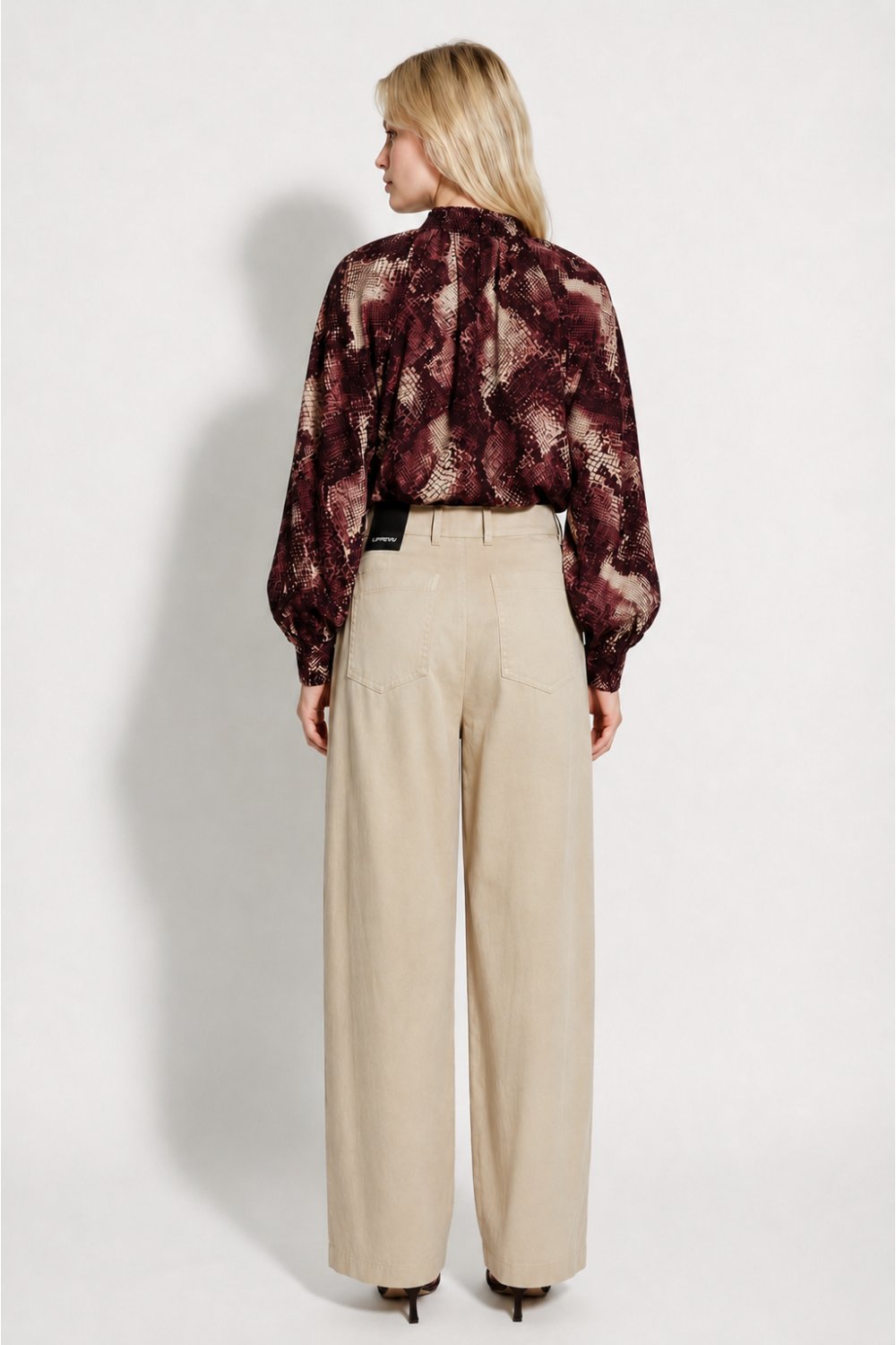 Beige Rio Lyocell pants made in Italy